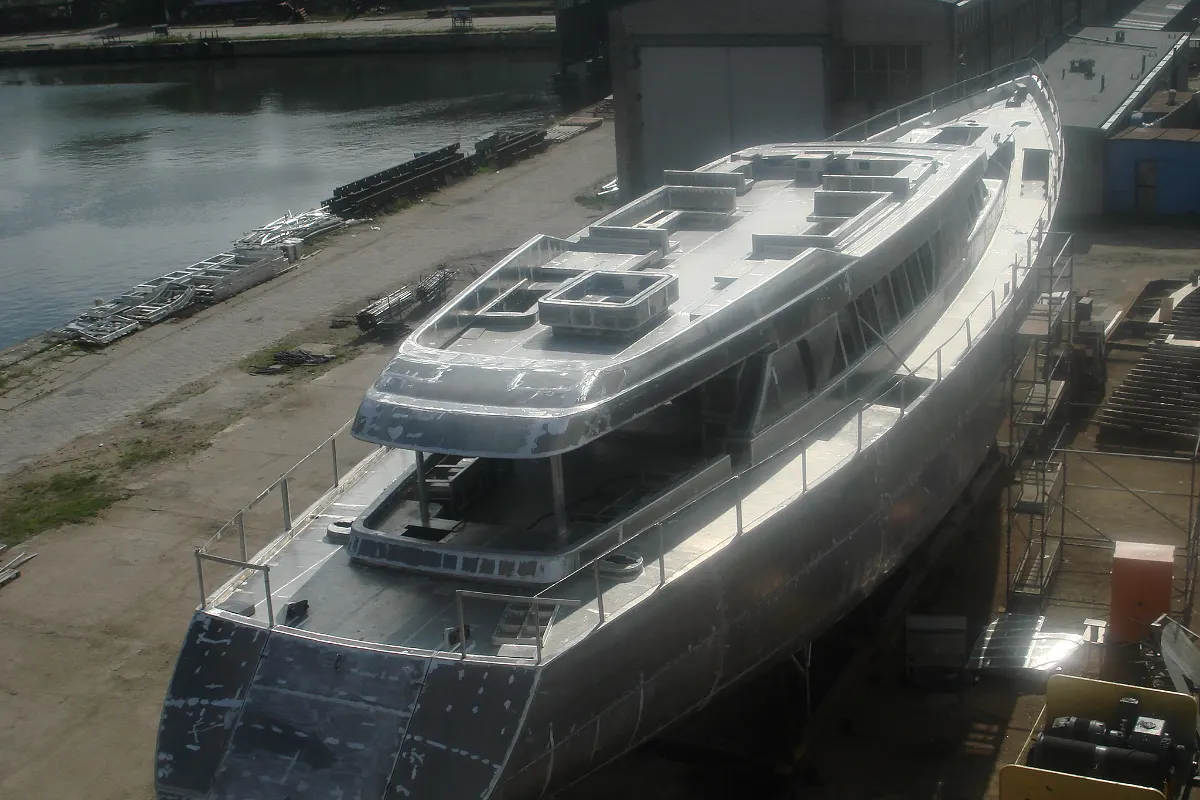 NO RESERVE: Casco Barracuda Design 45m 4