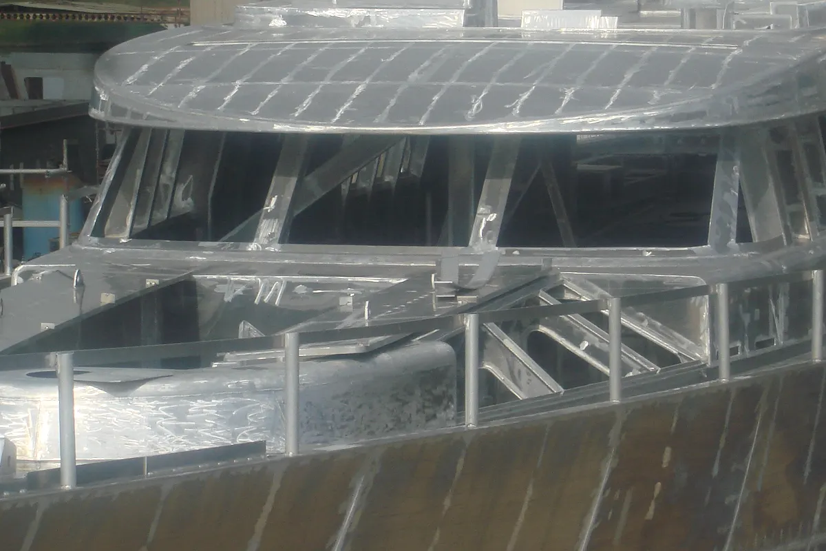 NO RESERVE: Casco Barracuda Design 45m 9