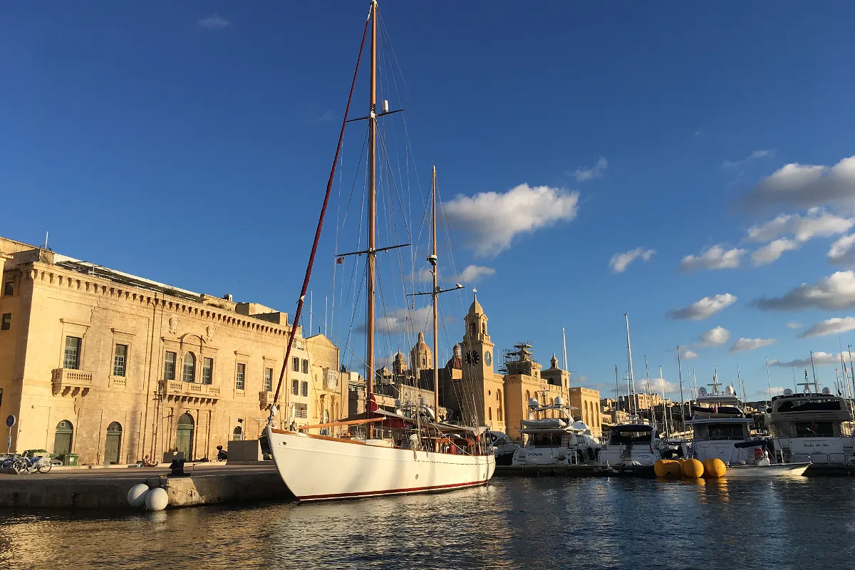 Molich Sailing BARINIA 30
