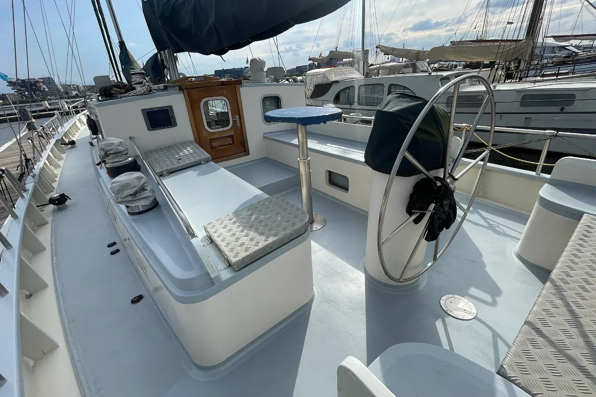 Dykstra Schooner 77 6