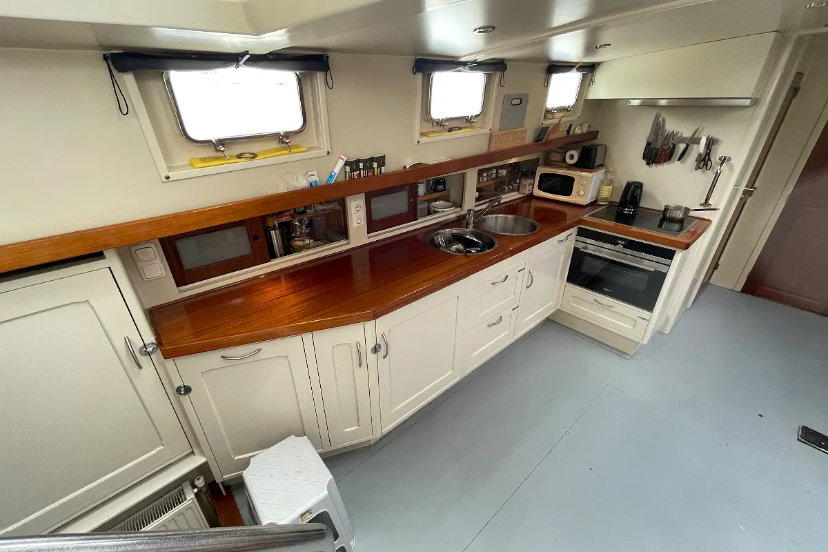 Dykstra Schooner 77 31
