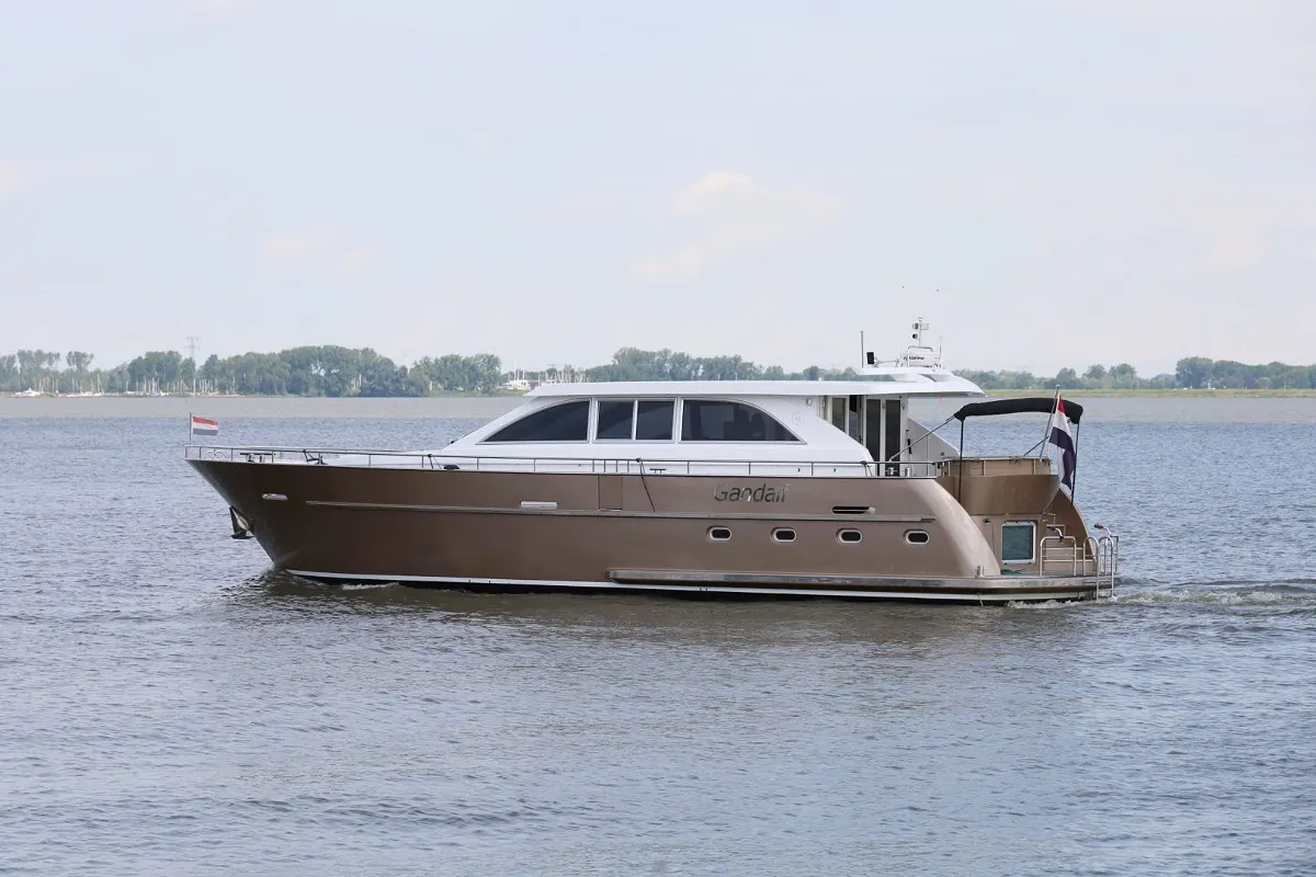 Van Den Hoven Executive 1700 4