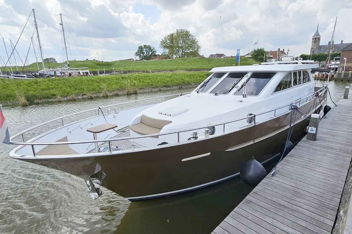 Van Den Hoven Executive 1700 8