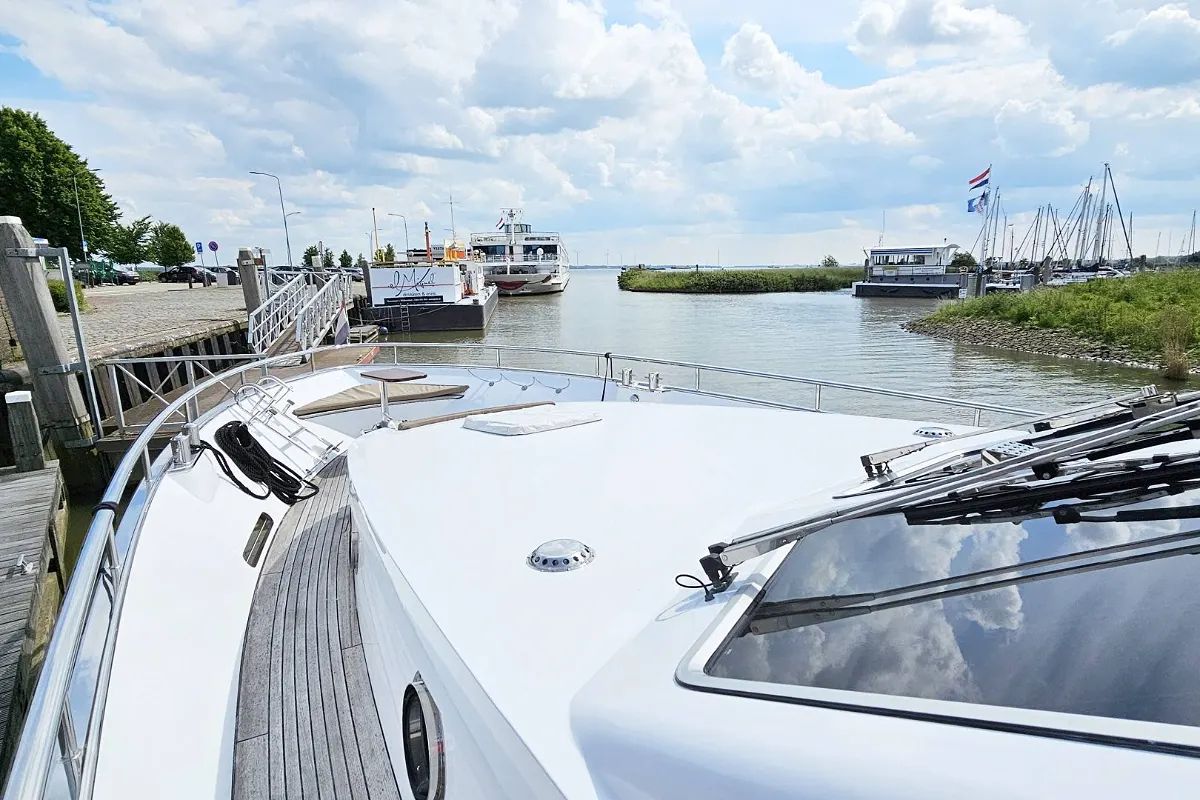 Van Den Hoven Executive 1700 13