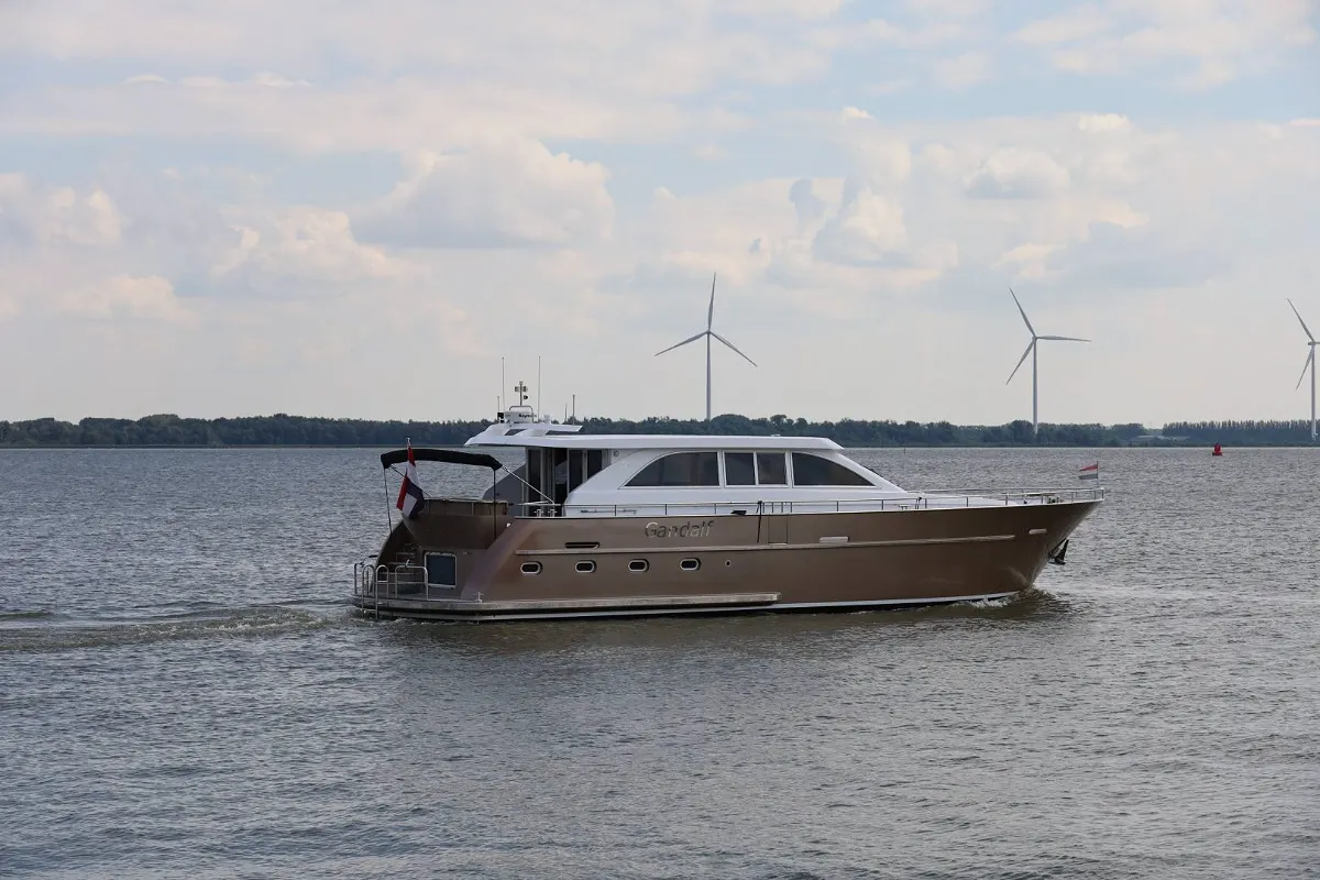 Van Den Hoven Executive 1700 22
