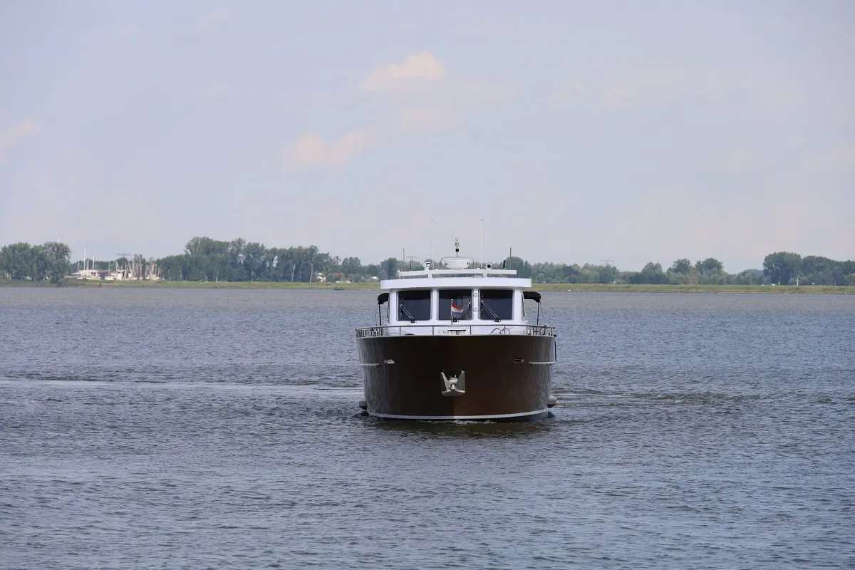 Van Den Hoven Executive 1700 26