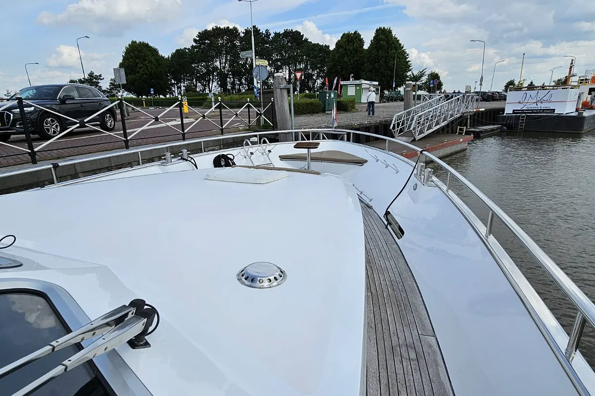 Van Den Hoven Executive 1700 40