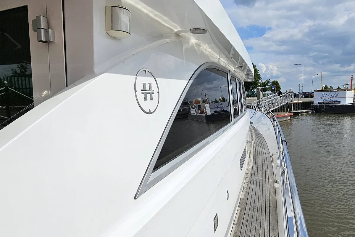 Van Den Hoven Executive 1700 49