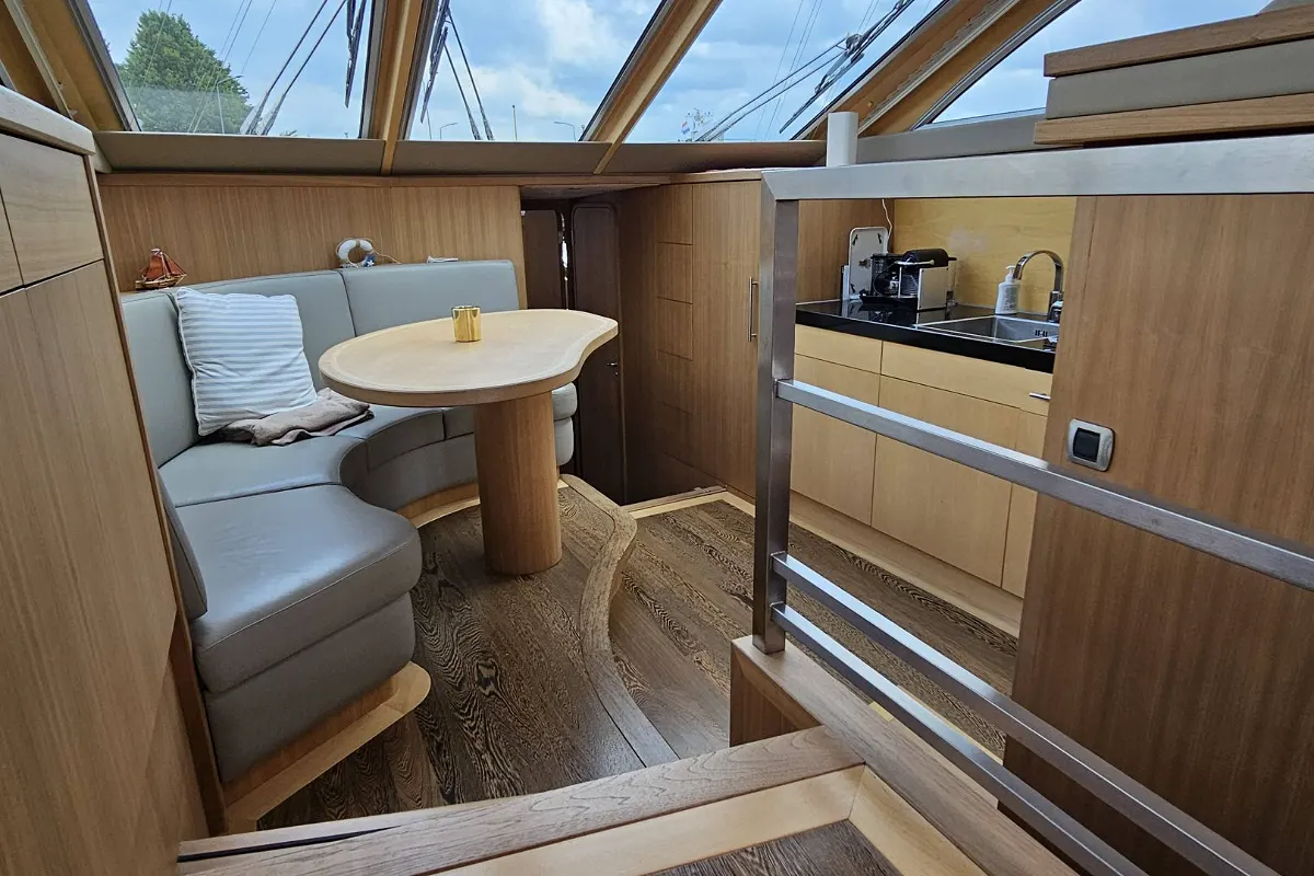 Van Den Hoven Executive 1700 121
