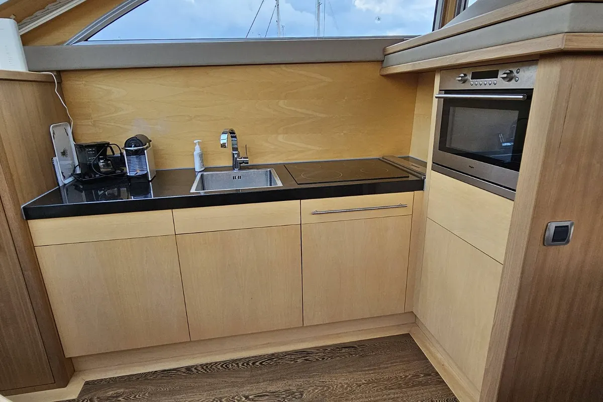Van Den Hoven Executive 1700 123