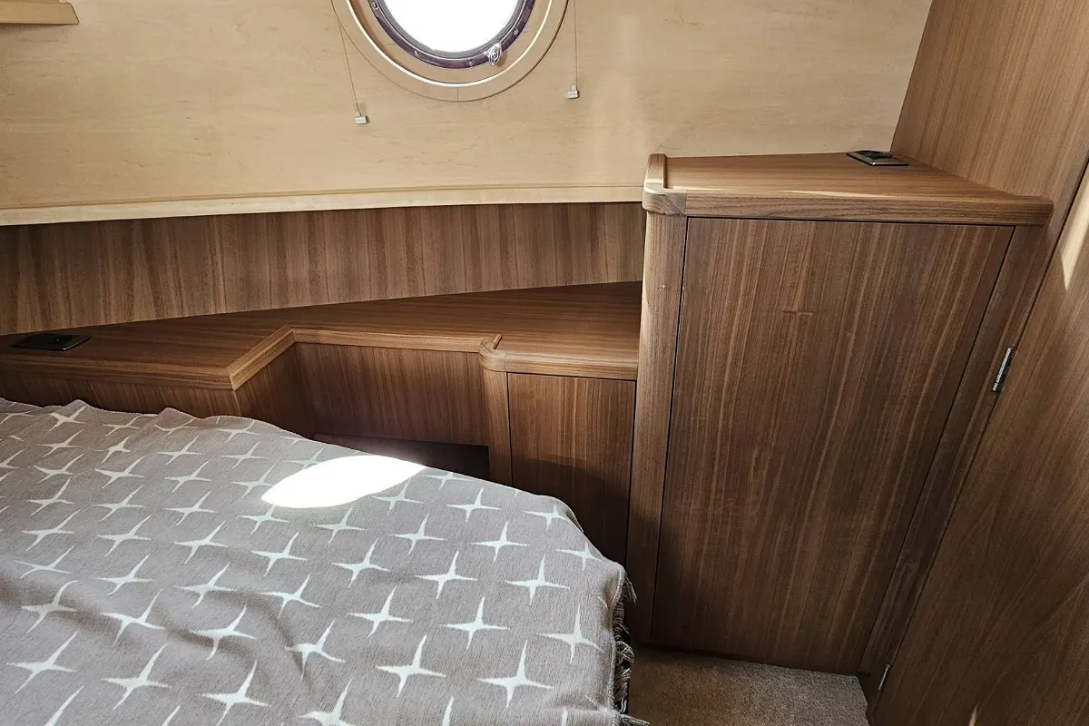 Van Den Hoven Executive 1700 138