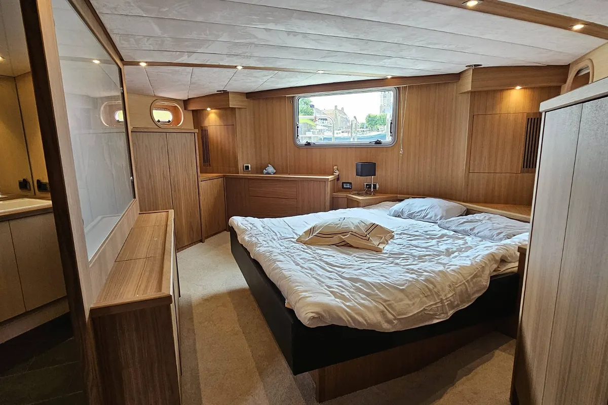 Van Den Hoven Executive 1700 149