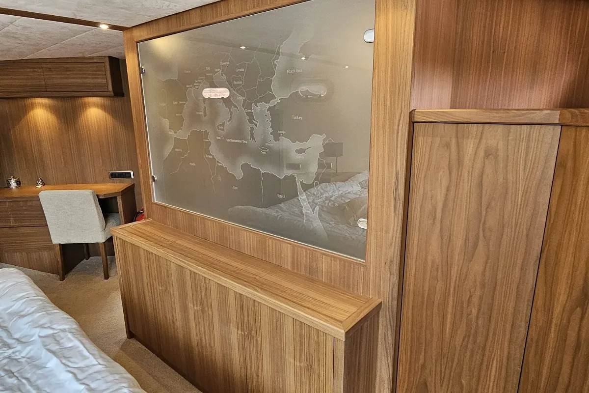 Van Den Hoven Executive 1700 150