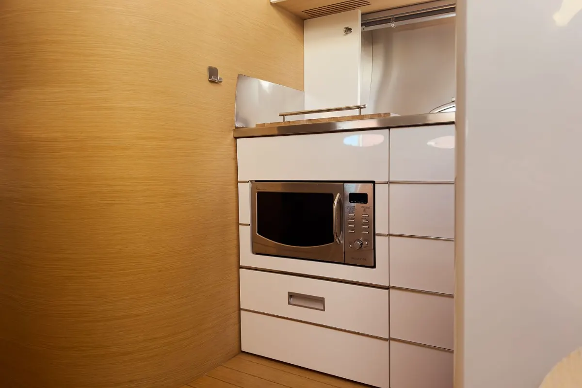 Sessa C42 62