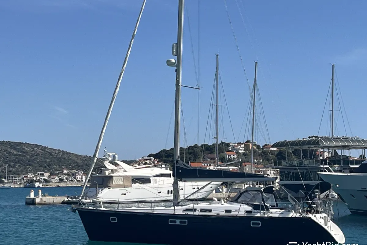 Beneteau Oceanis 423 2