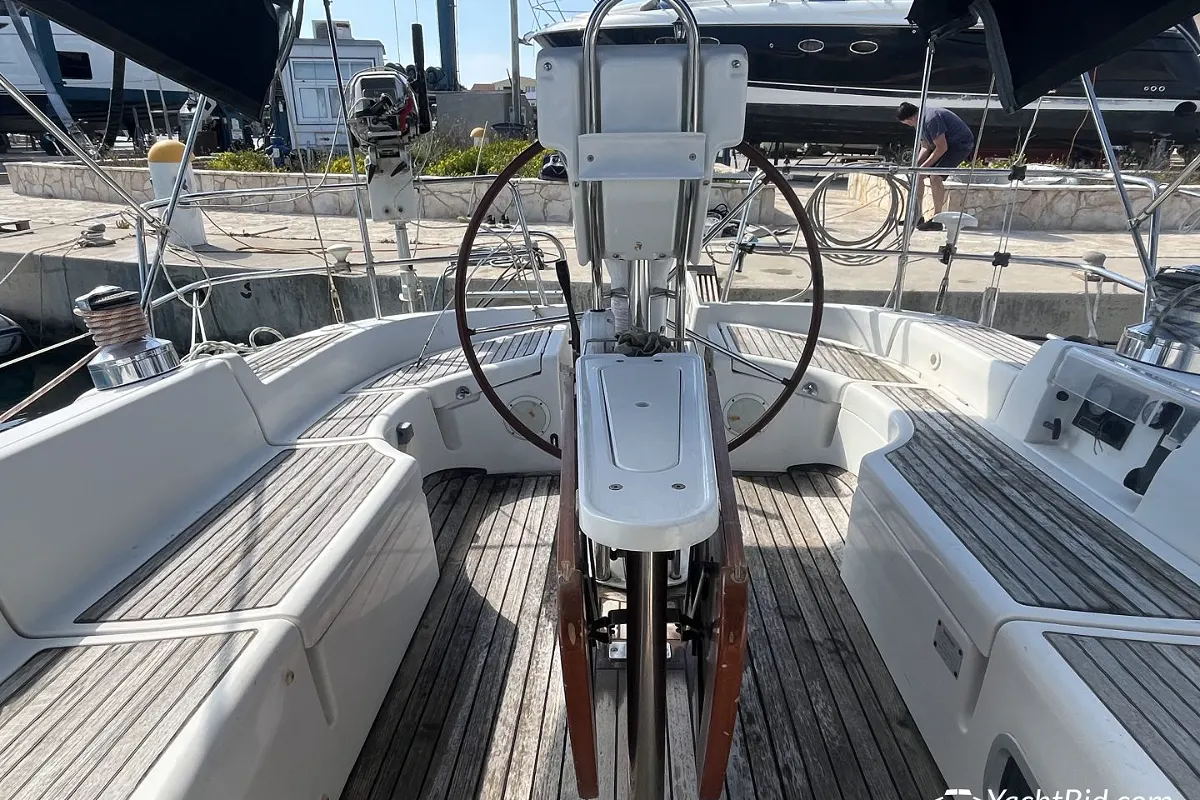 Beneteau Oceanis 423 25