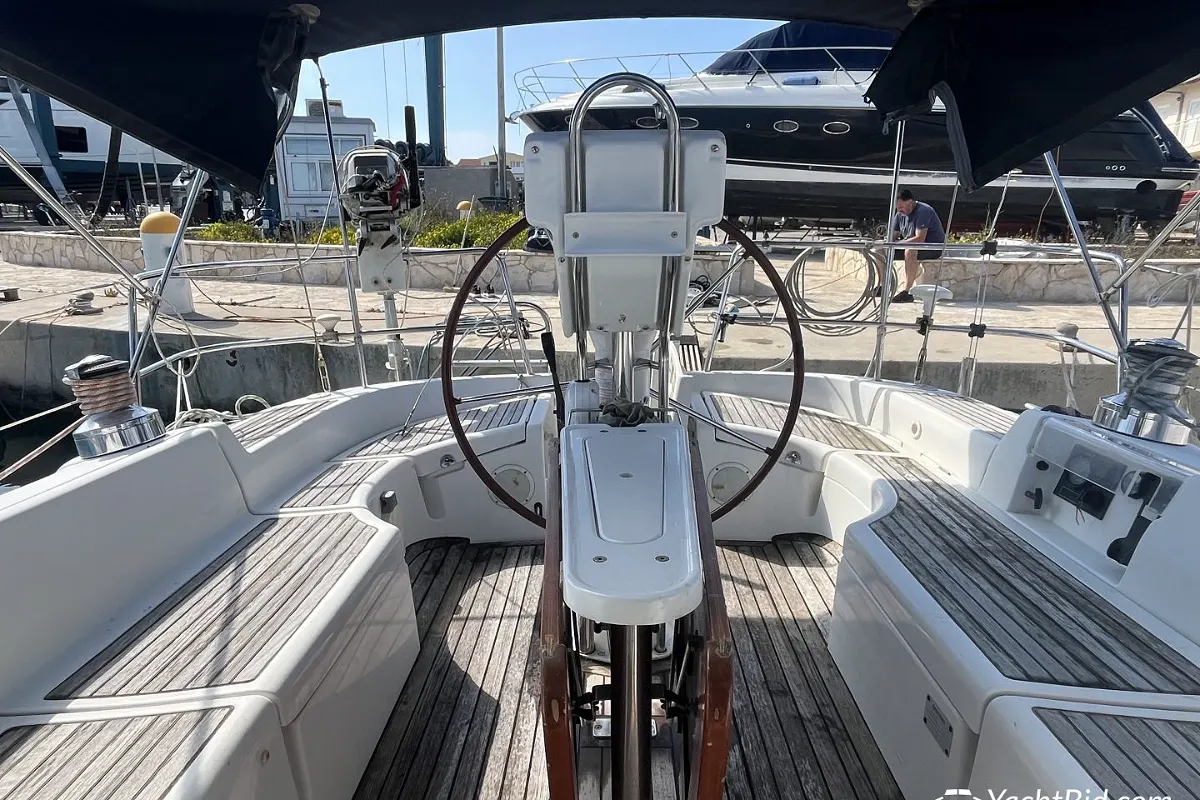 Beneteau Oceanis 423 28