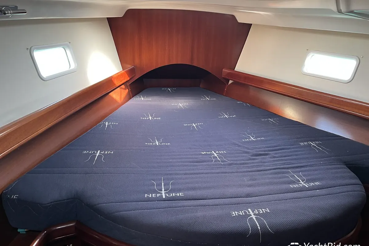 Beneteau Oceanis 423 35