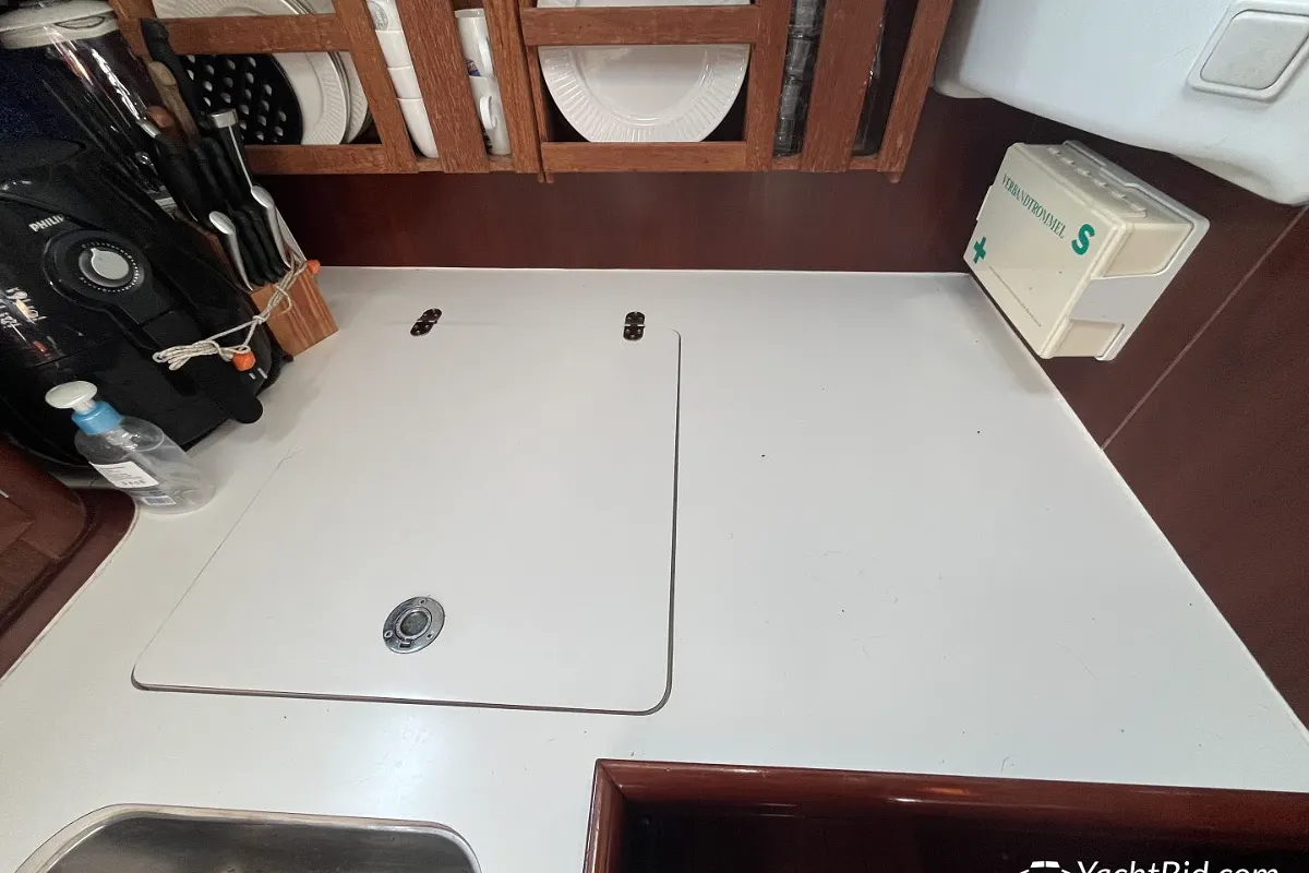 Beneteau Oceanis 423 36