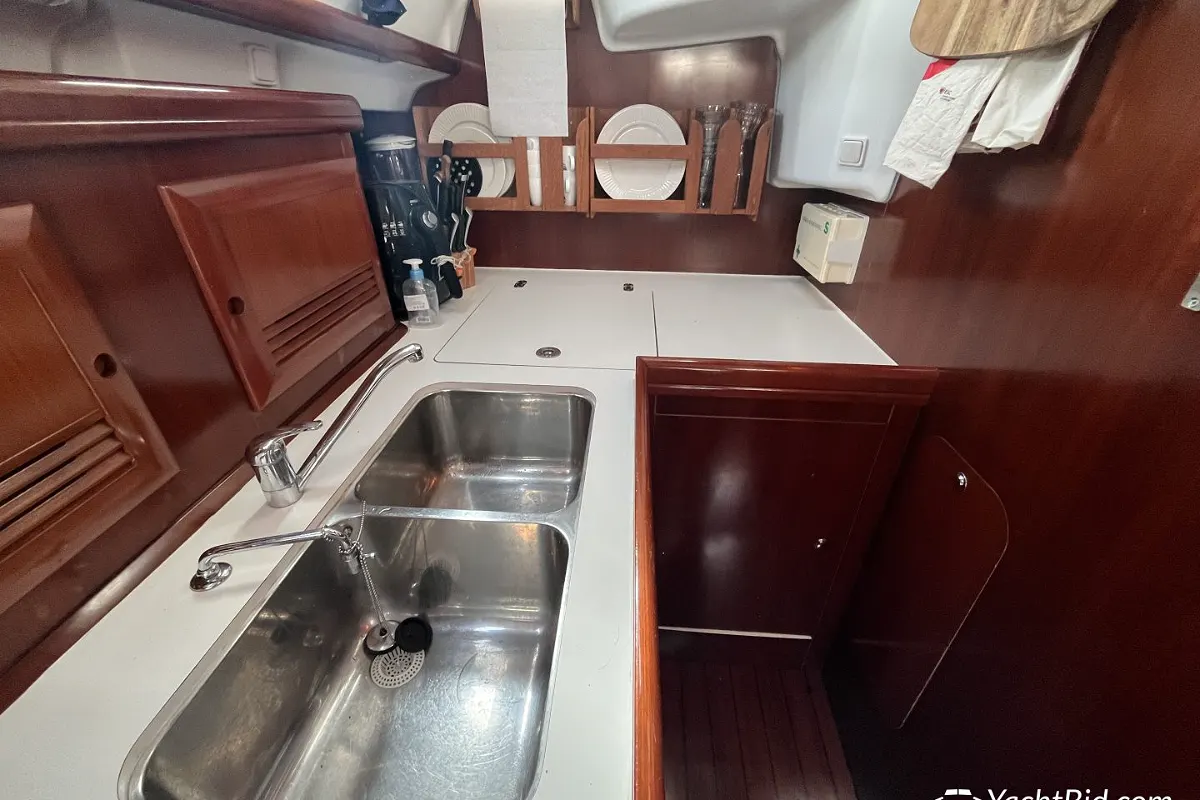 Beneteau Oceanis 423 38