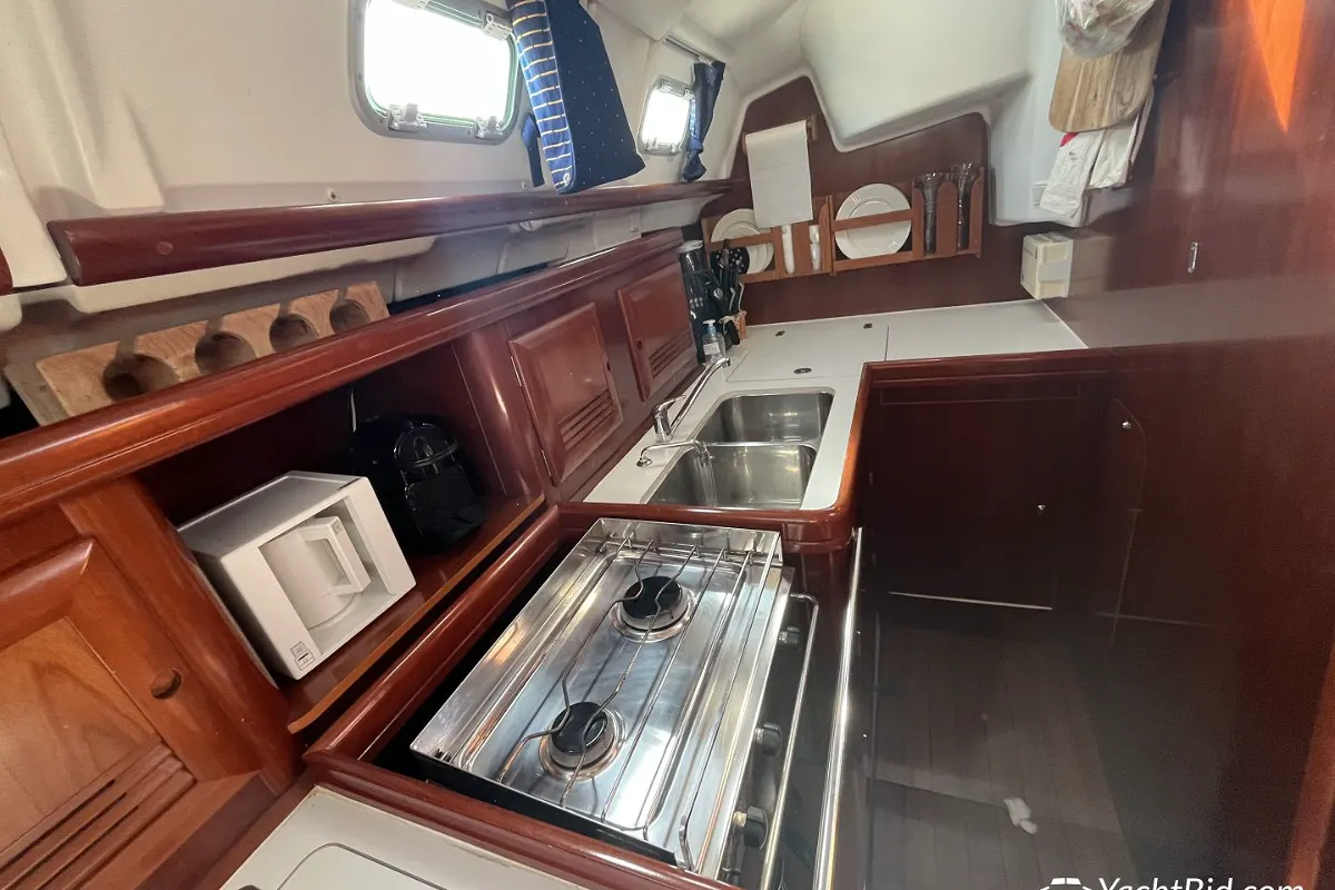 Beneteau Oceanis 423 39