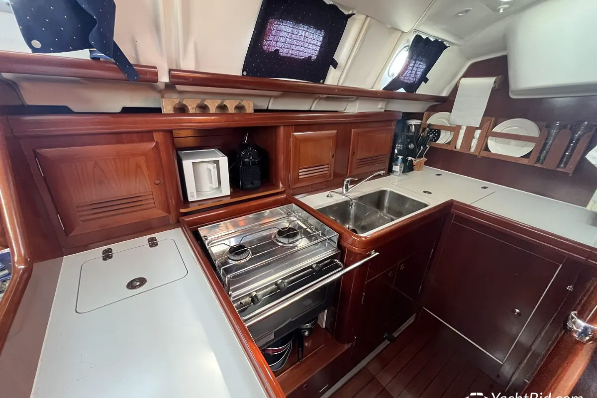 Beneteau Oceanis 423 44