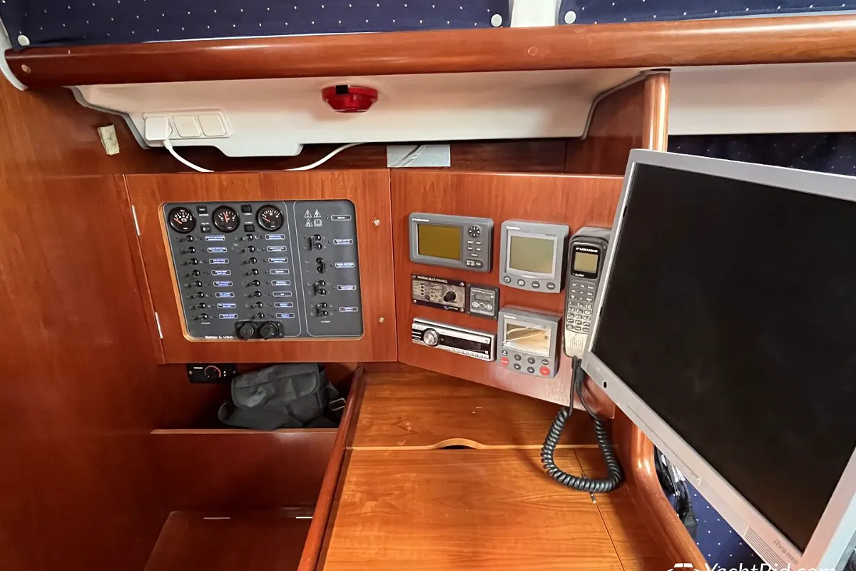 Beneteau Oceanis 423 56