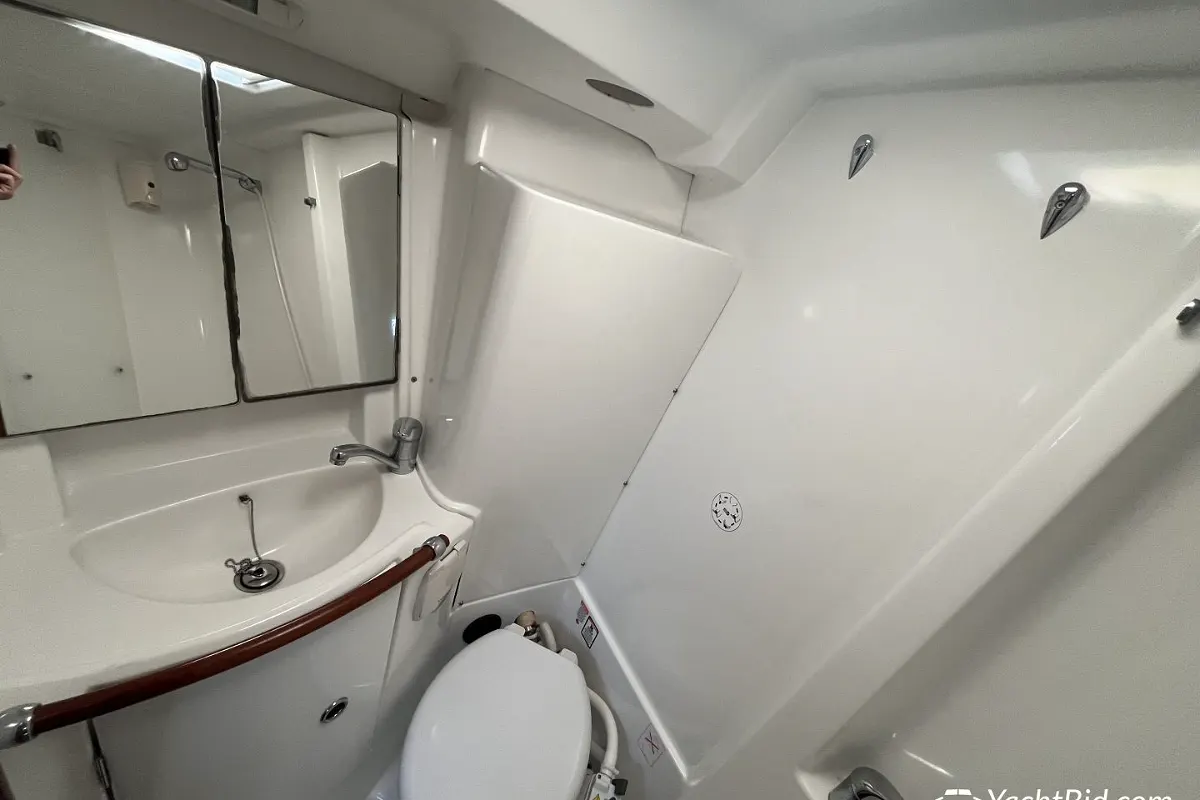 Beneteau Oceanis 423 66